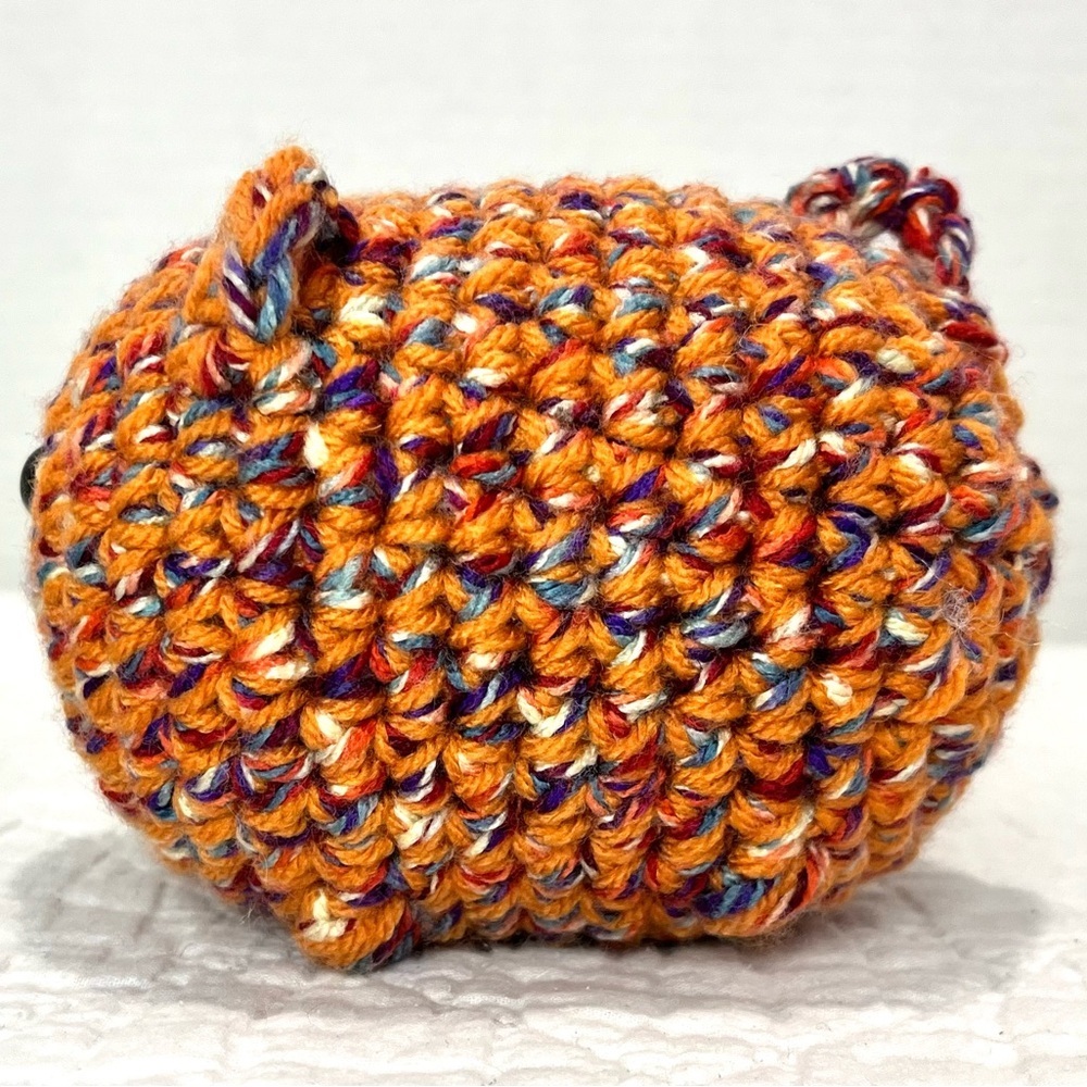 Handmade crochet cat loaf - Picture 3 of 5